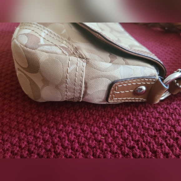 COACH HAND BAG LIKE NEW - Picture 6 of 11